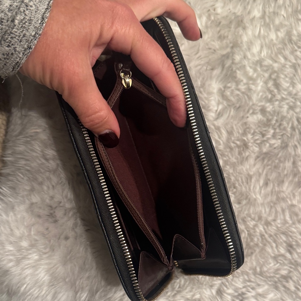 Chanel Black Quilted Leather Wallet - Picture 9 of 17